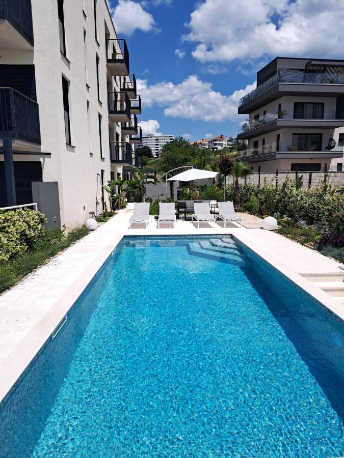 Apartment With Private Pool Split Extérieur photo