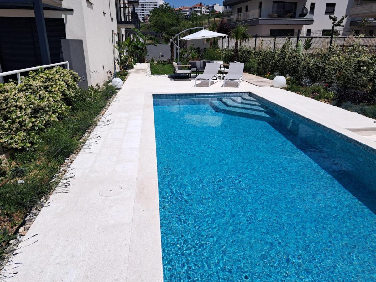Apartment With Private Pool Split Extérieur photo